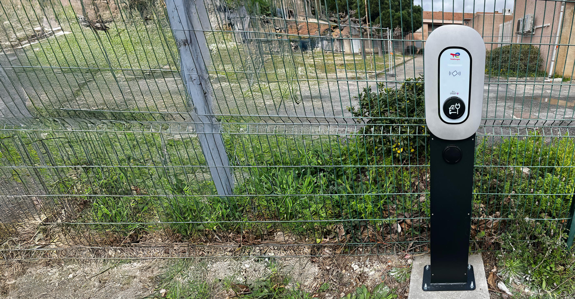 borne-recharge-vehicule-electrique-escom