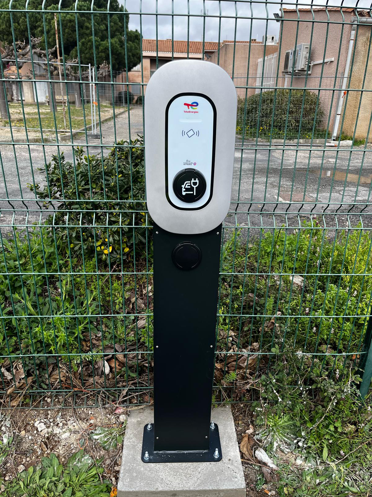 installation borne de recharge Gard