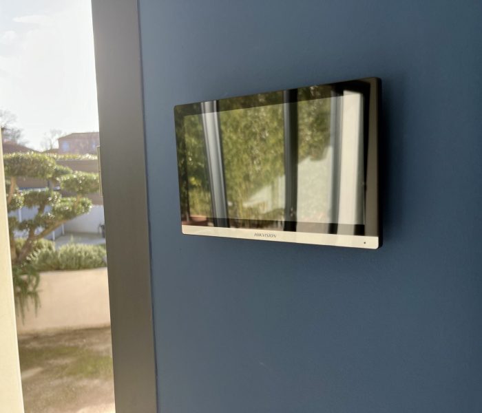 escom-video-surveillance-interphone-ecran